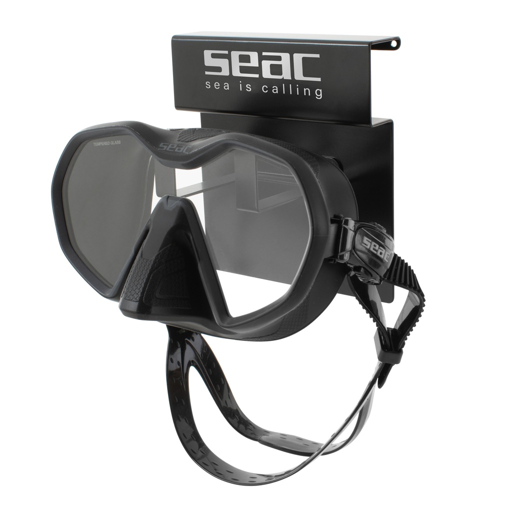 SEAC Slot Wall Mask Display